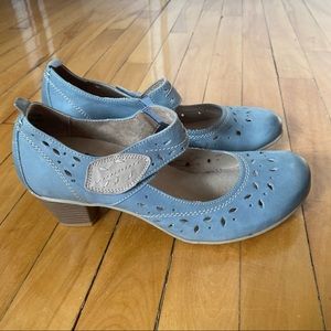 NEW Leather Mary Janes, size 10. Designed in Germany 🇩🇪